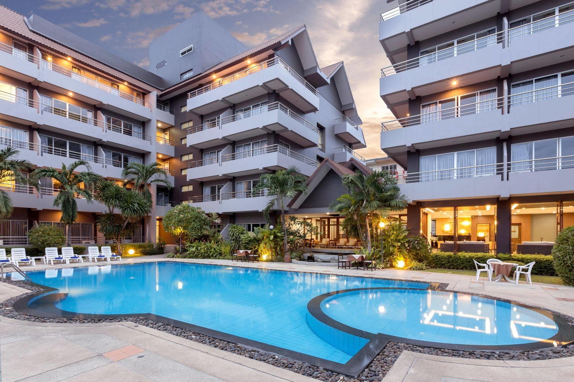 Hotel The 4*