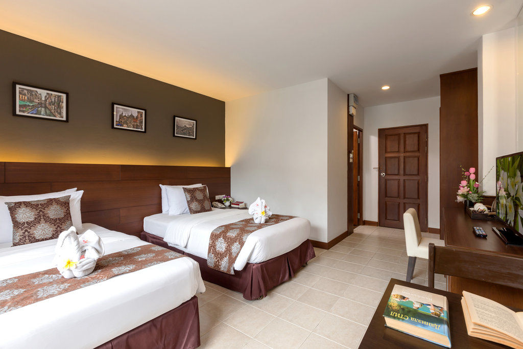 Holiday Hotel
